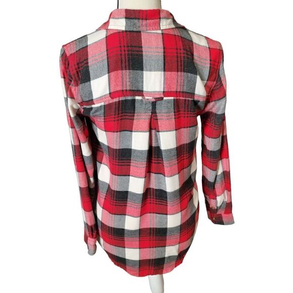 American Eagle Super soft plaid button down long sleeve shirt - Picture 5 of 7